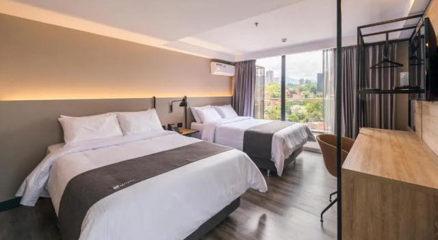Двухместный номер Standard с балконом Lettera Hotel