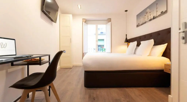 Полулюкс с балконом Woohoo Rooms Hortaleza