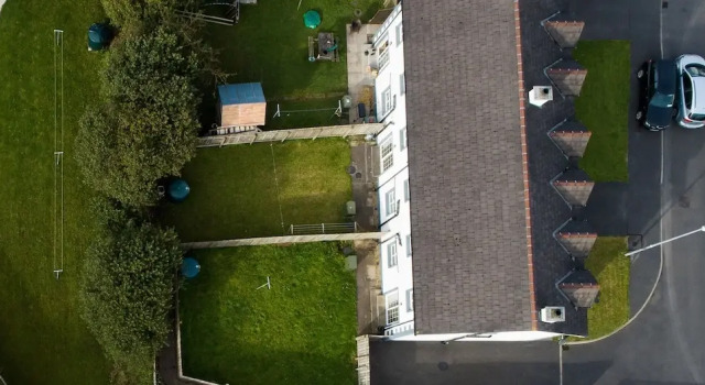 Modern Central Three Bedroom House, Buchen Sie Hotel Hotels in Wild Atlantic Way mit Parkplatz, Parkplätze