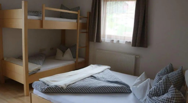 Landhaus Katharina bis 12 Personen, Rezerwuj Dom wakacyjny Hotele w Tyrol z parkingiem, Parking