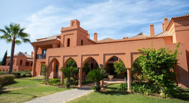 Amendoeira Golf Resort, Book Resort Estevais Algarve
