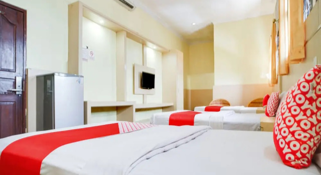 Люкс Superior OYO 1140 Hotel Tresya Tanjung Balai