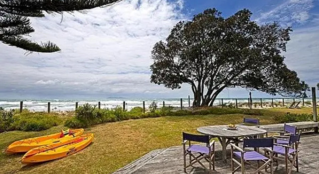 Carmens Beachside Bach - Waihi Beach Bach, Buchen Sie Hotel Waihi 