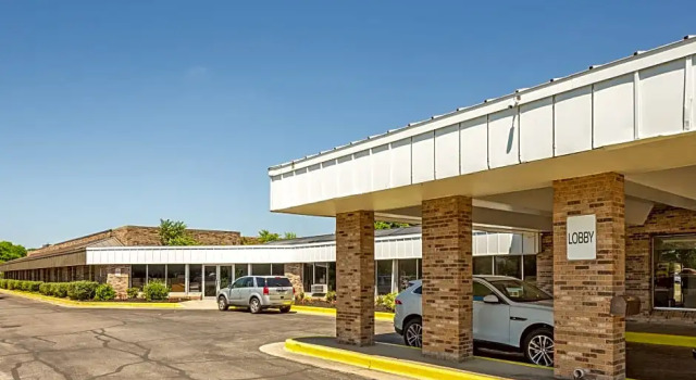 OYO Hotel Mona Lake Muskegon
