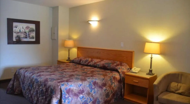 Номер Standard Avalon Inn