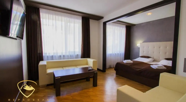 Полулюкс Verhovel Hotel