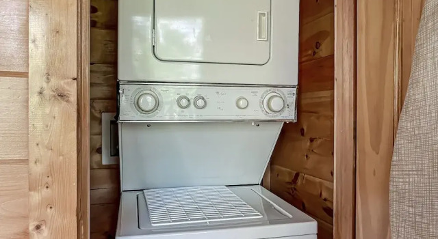 Номер Premium Timberwolf Vista w HotTub Pool View