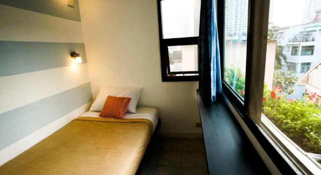 Кровать в общем номере (мужской номер) Airlink B&B