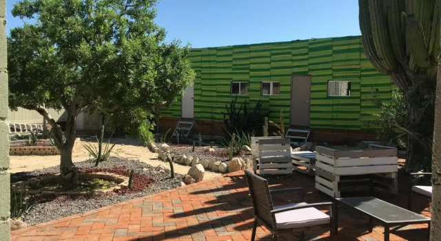 Кровать в общем номере (мужской номер) Susu’Z Village Hostel and Rooms