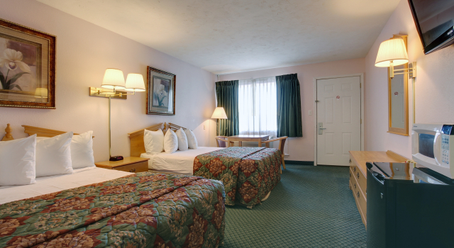 Четырёхместный номер Standard Americas Best Value Inn Uvalde