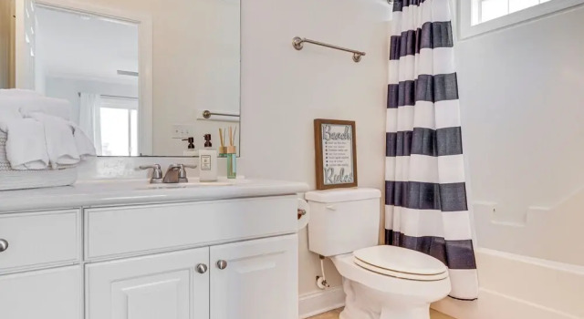 Апартаменты Inviting Atlantic Beach Townhome ~ 1/2 Mi to Ocean