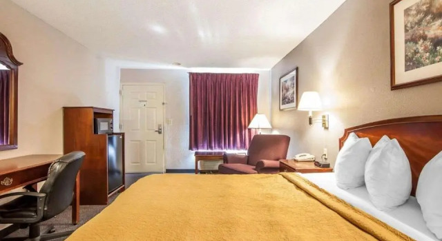 Standard Zimmer Quality Inn