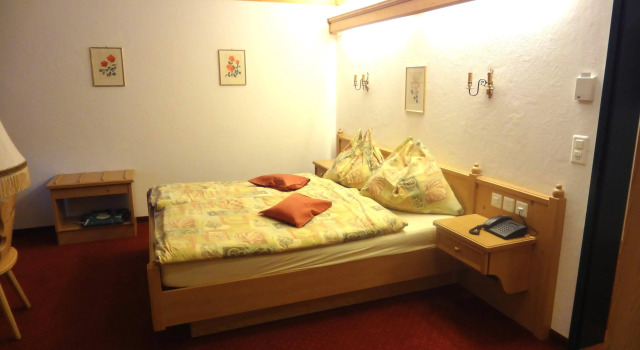 Hotel Simmenhof, Buchen Sie Hotel Hotels in Lenk mit Parkplatz, in der Nähe von Walleg, Parkplätze