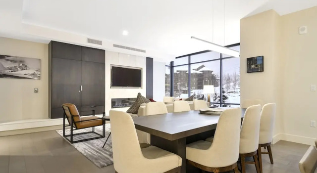 3BR Residence in Canyons Village- Ski In Out, Забронировать Апартаменты/квартира Отели Парк-Сити с парковкой, рядом с Canyons Parking Lot, Парковка