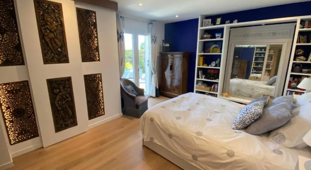Luxurious villa 4 bedrooms in secluded area, swimming pool