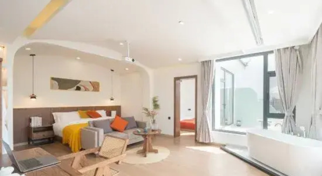 Люкс с 2 комнатами Floral Lux Hotel · living in another courtyard (Lijiang ancient city light luxury store)
