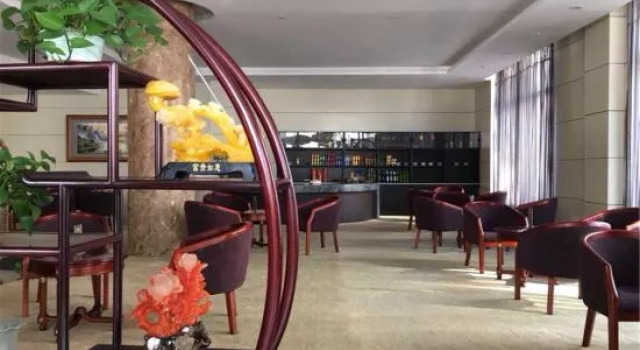Jinqiao Holiday Business Hotel
