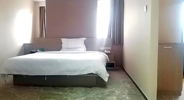 Люкс Business Yingshang Jinyi Hotel (Dade Road Branch)