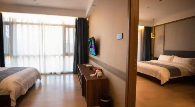 Семейный люкс с 2 комнатами Miluo Metropark Eco Resor Hotel