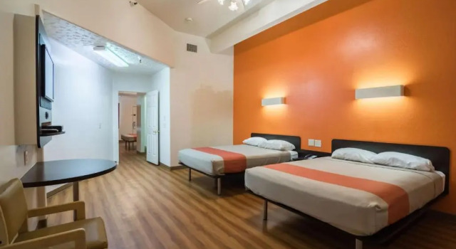 Люкс Deluxe Motel 6-Globe, AZ