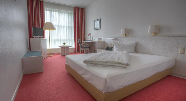 Трёхместный номер Standard Euro Park Hotel Hennef