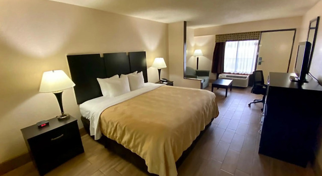 Quality Inn Orlando Airport, จอง โรงแรม ออร์แลนโด คิสซิมมี