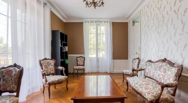Le Clos des Pervenches, Book Bed and Breakfast Neuville-sur-Saone Rhône