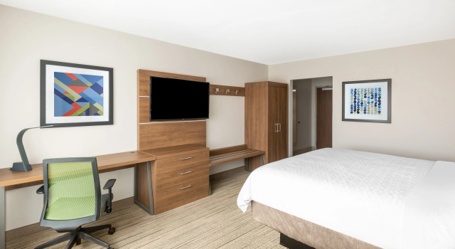 Holiday Inn Express & Suites Phoenix - Airport North by IHG