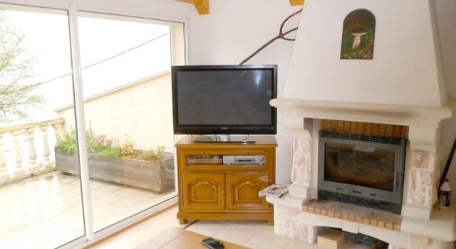 House With 3 Bedrooms in Nages, With Wonderful Lake View and Enclosed, Book Hotel Hoteller i Nages med parkering, Parkering