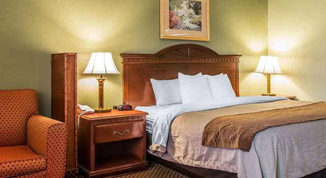 Двухместный номер Standard Quality Inn & Suites Ann Arbor Hwy 23