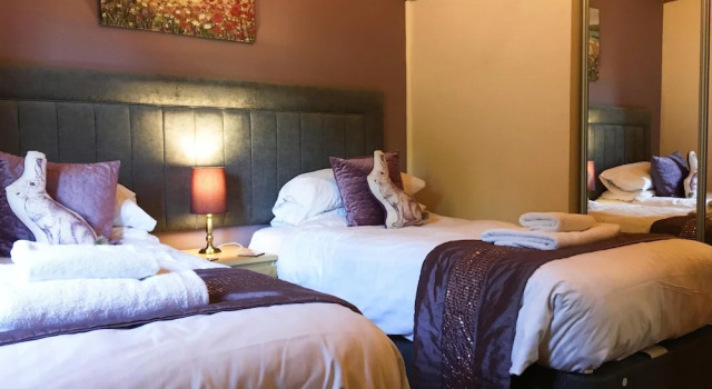 Silver Birch Lodge With Hot Tub Near Cupar, Fife, Book Feriehus Cupar Fife