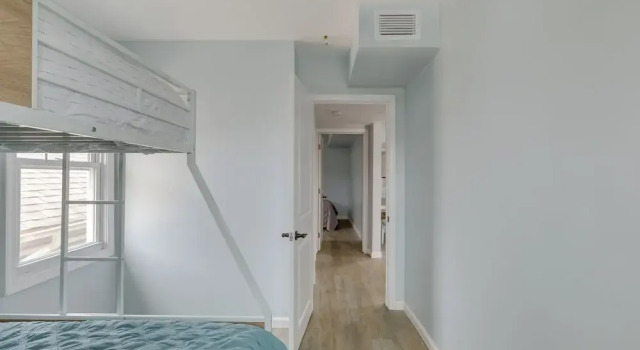 Апартаменты с 3 комнатами с балконом Sunny Seaside Heights Retreat: Walkable Location!