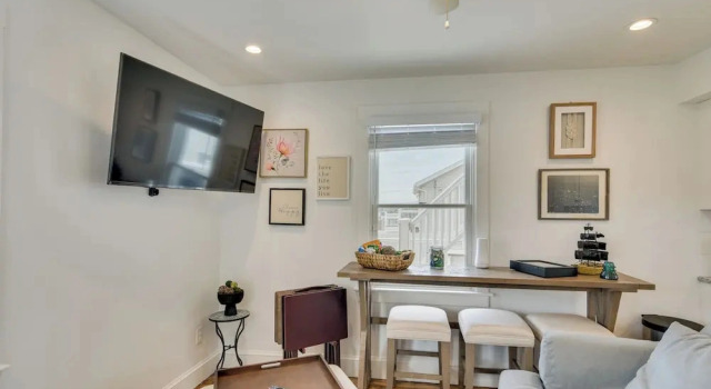 Walkable + Convenient! 1st-floor Apt in Middletown