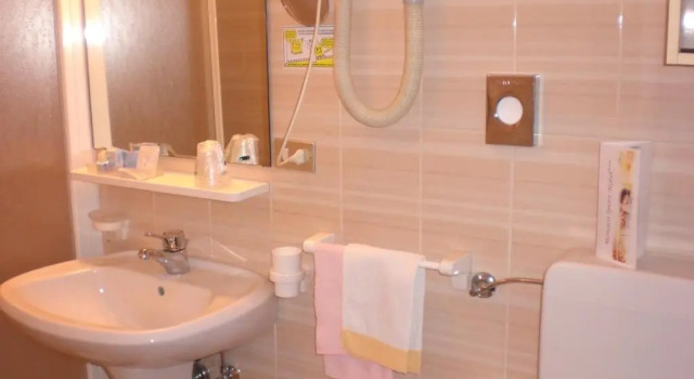 Трёхместный номер Standard Monaco Sport Hotel