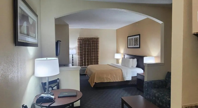 Люкс Quality Inn & Suites Irving DFW Airport South