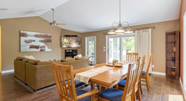 Amazing Game Room With Dock Tram to Huge Dock - Great For Families