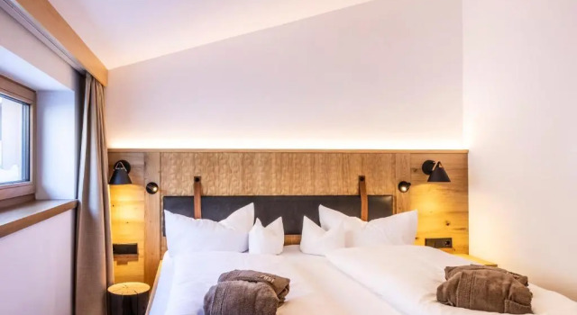 Полулюкс Alpen Hotel Post