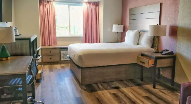 Arya Inn & Suites