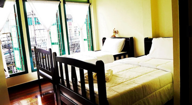 Двухместный номер Standard c 1 комнатой Srisomboon Hostel