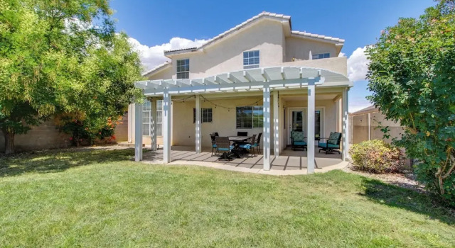 Explore ABQ & Rancho Rio: Family Home w/ Patios!, Varaa Lomakoti Rio Rancho New Mexico