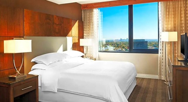 Двухместный люкс Sheraton Denver West Hotel