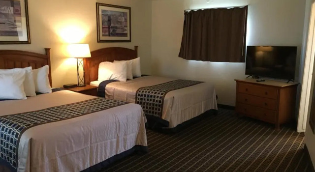 Четырёхместный номер Standard North Coast Inn