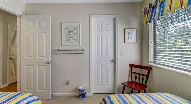 Dog Friendly Forest Ridge Condo Close to Beach by RedAwning, Забронировать Отель Амилия Jacksonville Coast