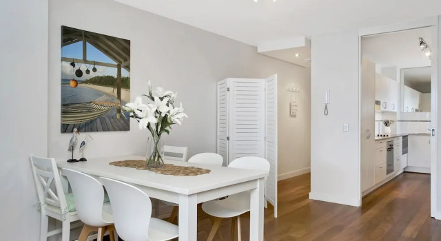 Beautiful 2 Bedroom Apartment Overlooking Manly Wharf - MAN29