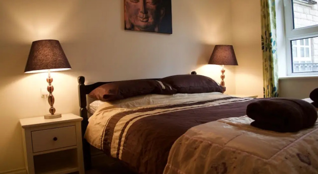 1 Bedroom Apartment With Private Patio Sleeps 3, Prenota Appartamento Leith 