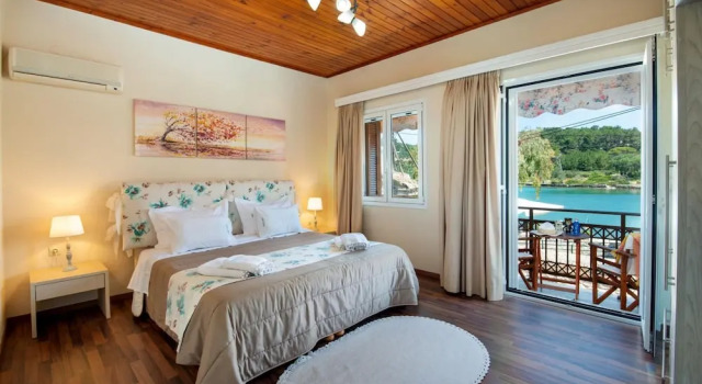 Апартаменты Nina Gaios Waterfront Apartment