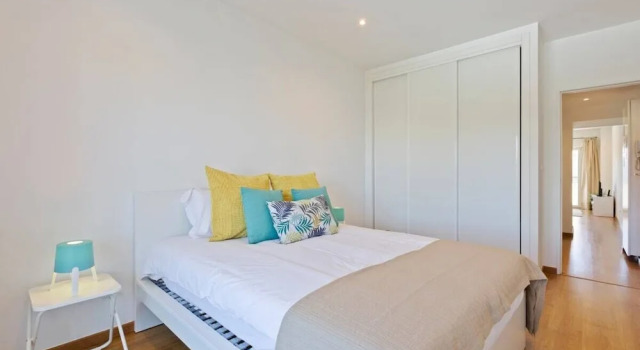 Spacious 1 Bed Apt w/Balcony, Sleeps 3, Rezerwuj Apartament Benfica Lisbon Region