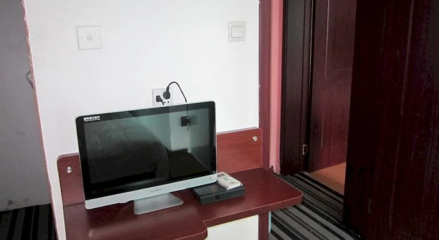 Weishaoye Hotel (Xi'an Ming City Wall West Gate Airport Bus branch)
