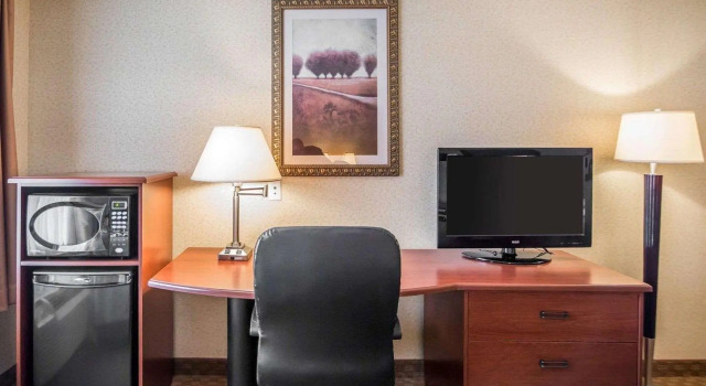 Четырёхместный номер Standard Rodeway Inn & Suites Salina South
