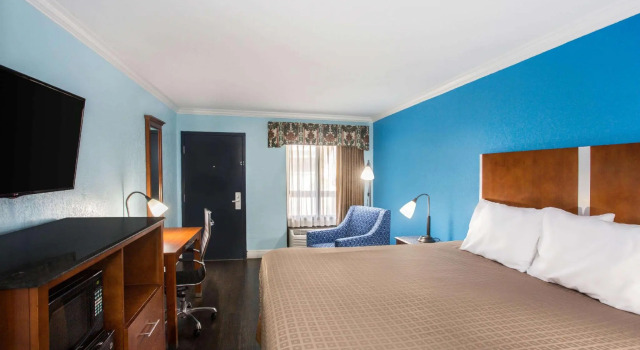 Двухместный номер Standard Days Inn by Wyndham Florida City